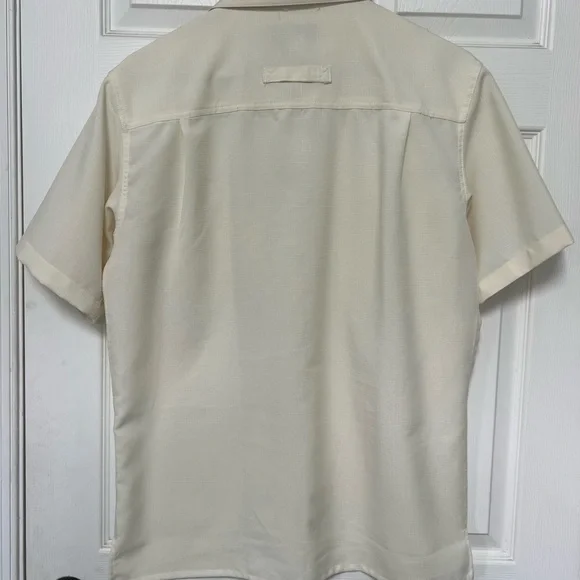 John Blair Men's Cream/ white Button Down Shirt - Picture 2 of 6